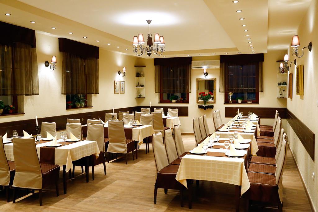 Bajor Panzio Bed and Breakfast Kecskemét Exteriör bild