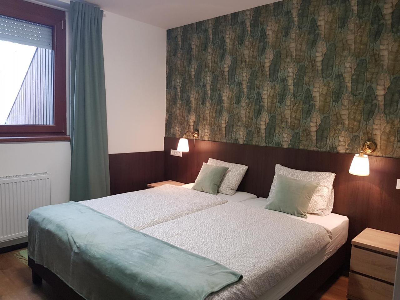 Bajor Panzio Bed and Breakfast Kecskemét Exteriör bild